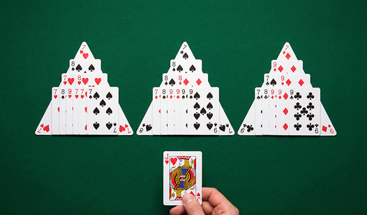 Pyramid Solitaire (Rating)